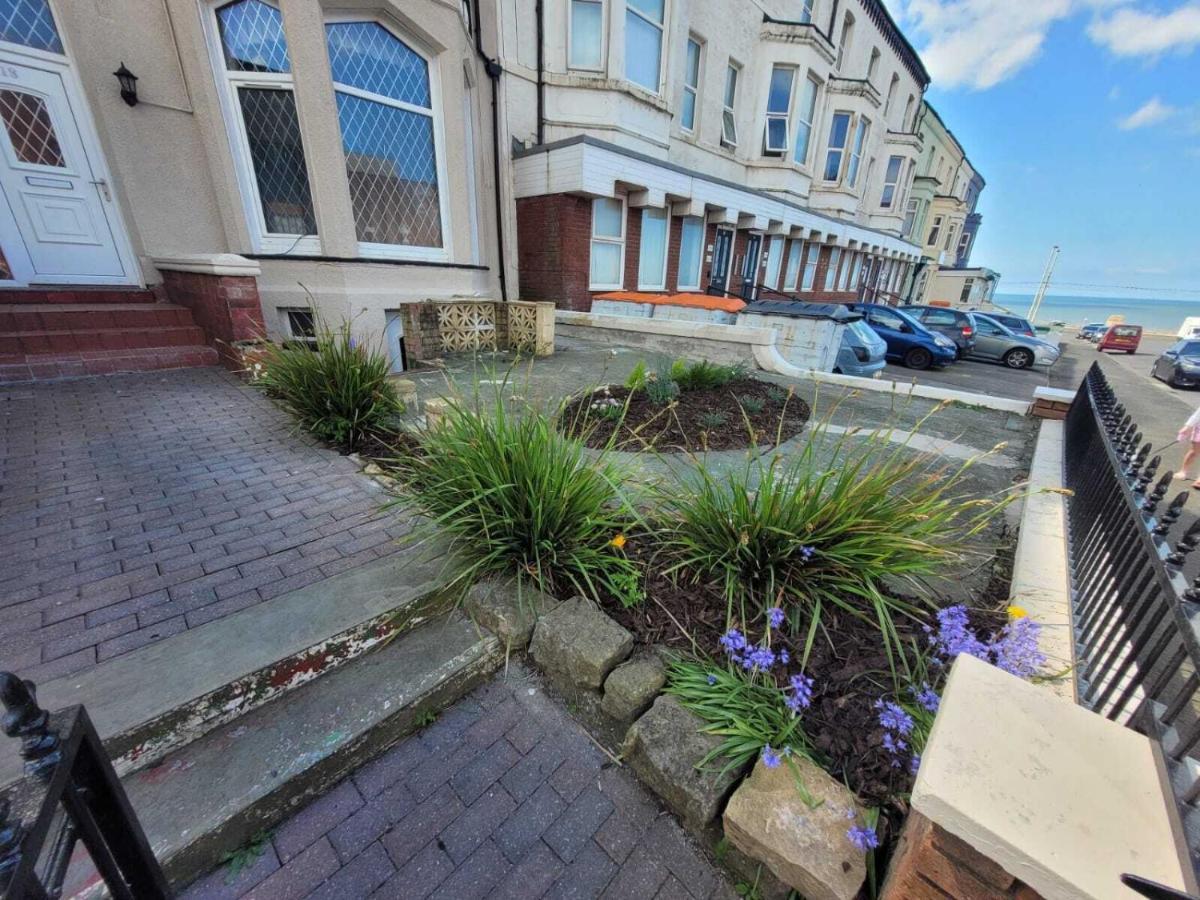 Blackpool Abode - Beach Garden Apartment Exterior photo